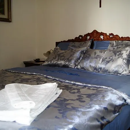 לינה וארוחת בוקר Maddalena Di San Zeno ורונה