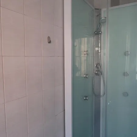 Maddalena Di San Zeno לינה וארוחת בוקר