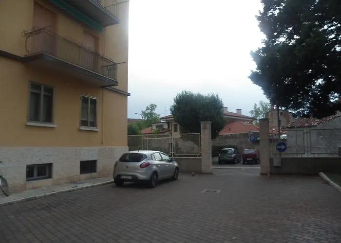 Maddalena Di San Zeno *