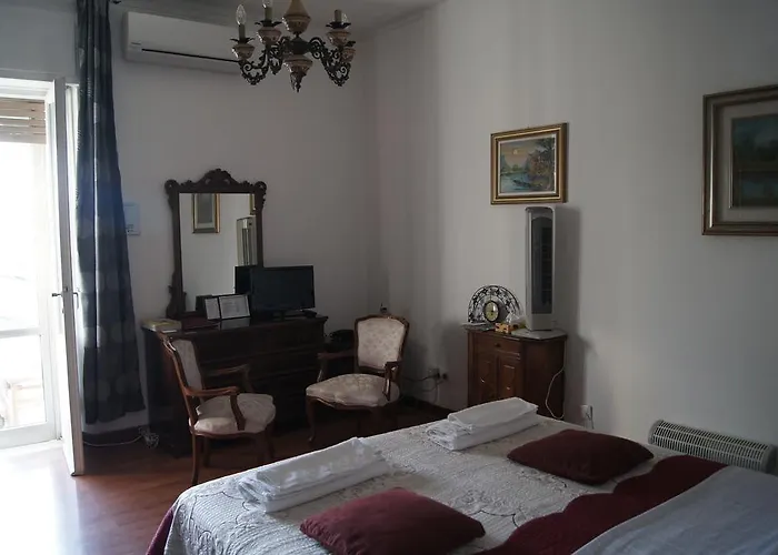 Maddalena Di San Zeno *